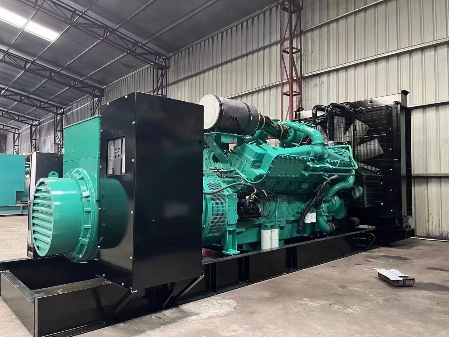 邹平如何降低 800kW 柴油发电机输出电流的波动？